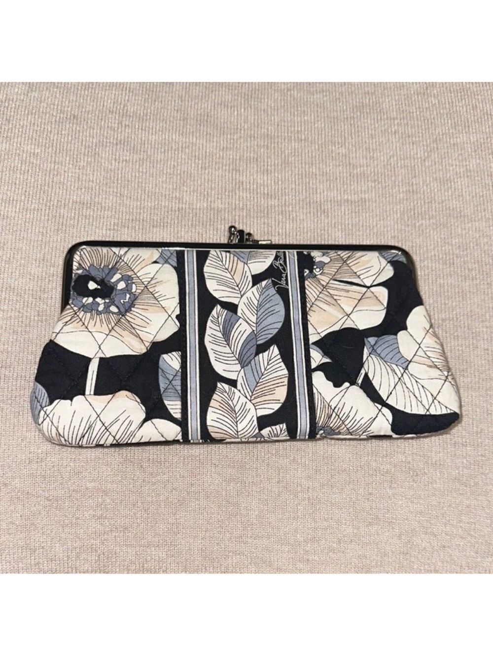VB Camellia Black Ivory Tan Gray Floral Quilted Cotton Kissing Wallet